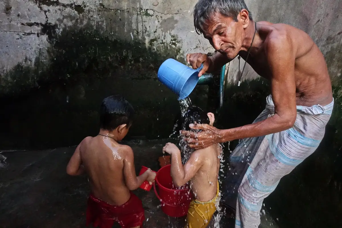 Riyaz vai with his grandkids<p>© MD Saiful Amin</p>