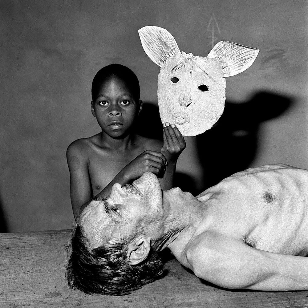 Tommy, Samson and a Mask, 2000<p>© Roger Ballen</p>