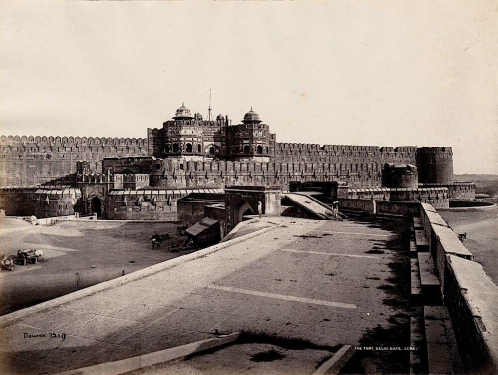 ”The Fort. Delhi Gate. Agra,” 1863–1869<p>© Samuel Bourne</p>