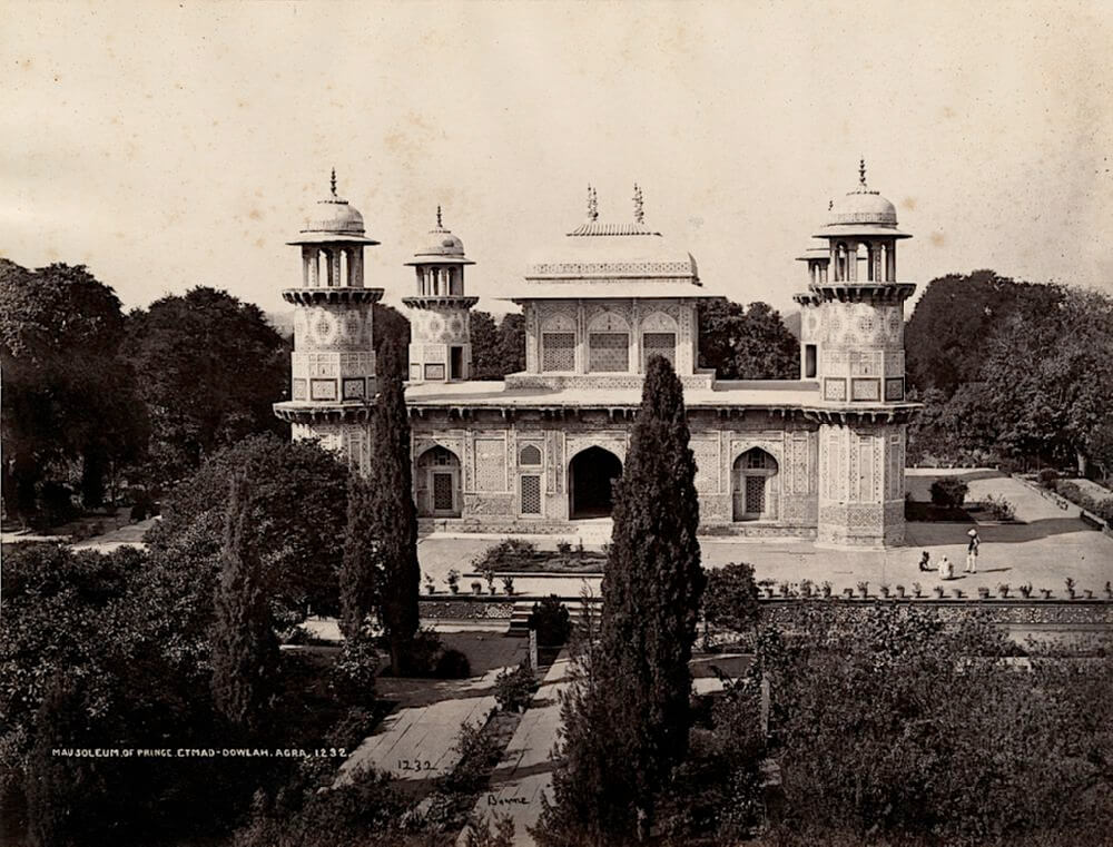 ”Mausoleum of Prince Etmad-Dowlah. Agra. 1232,” 1863–1869<p>© Samuel Bourne</p>