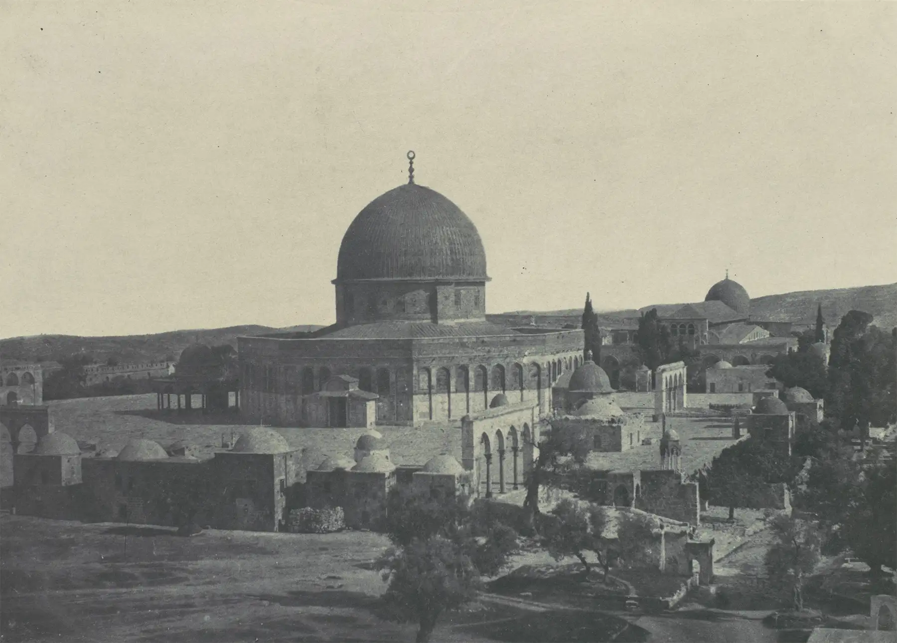 Palestine. Jérusalem. Mosquée d’Omar, 1850 - photograph by Maxime Du Camp (MET, 1981.1229.6.26)<p>© Maxime Du Camp</p>