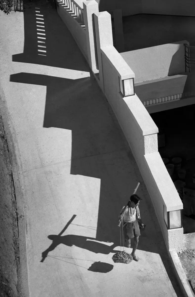 Blue Lotus Gallery, Fan Ho 何藩, Shadow Saw, Hong Kong 1960<p>© Fan Ho</p>