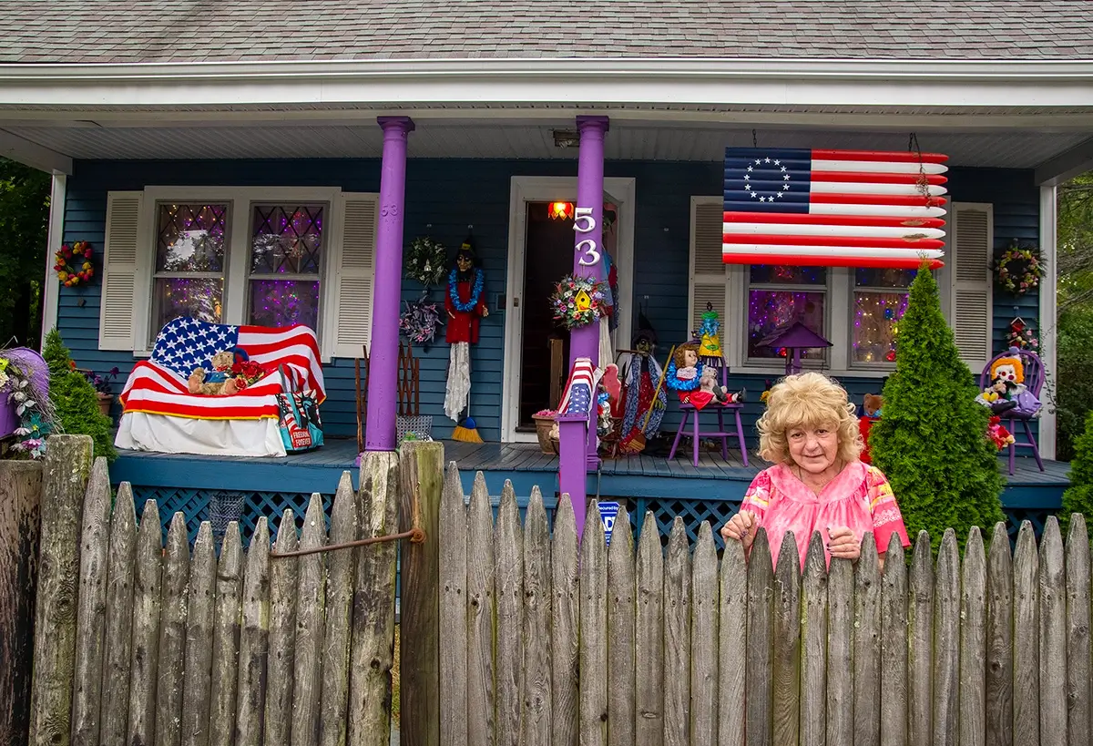 Flags and Dolls<p>© Sandy Hill</p>