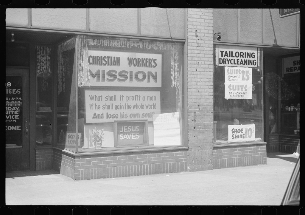 Minneapolis Gospel mission, Minnesota, c. 1937 @ Library of Congress<p>© Roy Stryker</p>